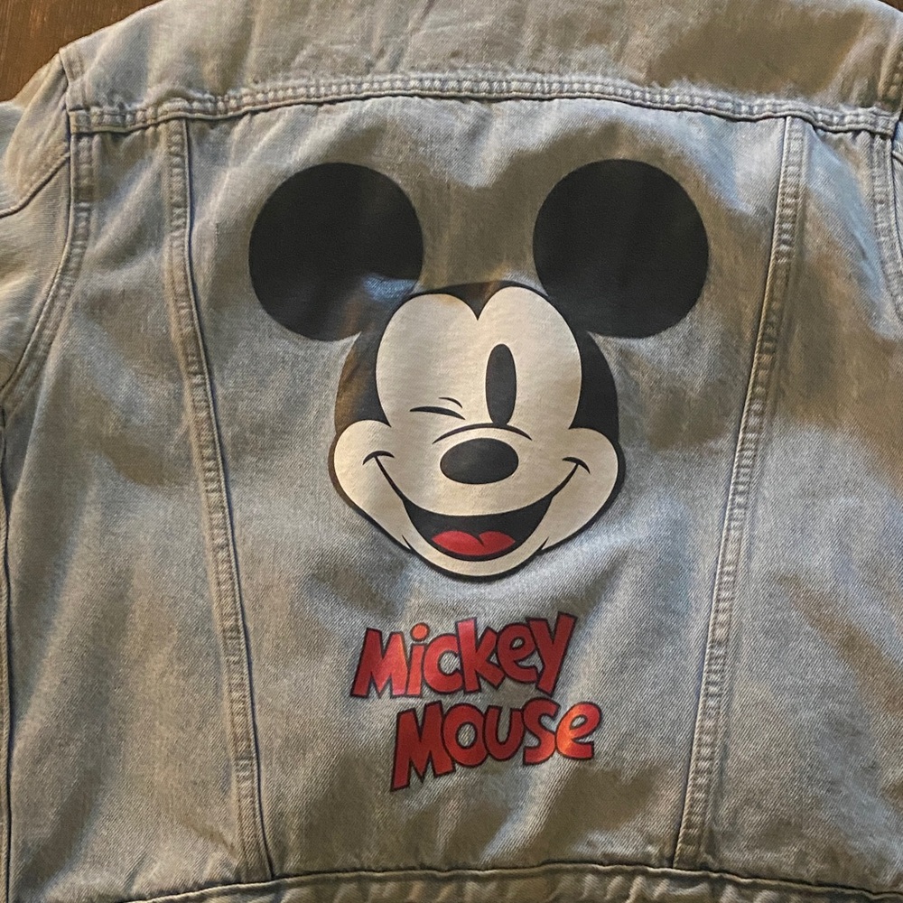 Levi's Disney Light Blue Denim Jacket with Cream Sherpa Lining size small Unisex - Picture 2 of 8